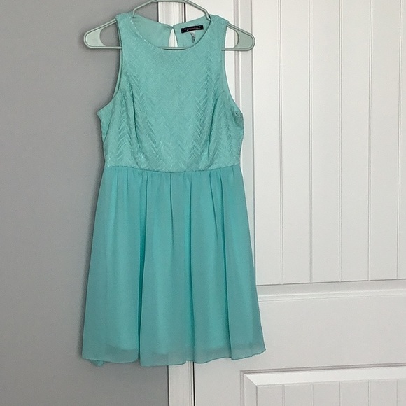 Xtraordinary Dresses & Skirts - Party dress size 9 color green